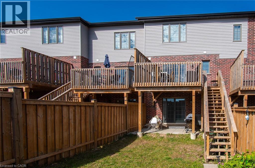 120 Monarch Woods Drive, Kitchener, Ontario  N2P 2N7 - Photo 39 - 40870212