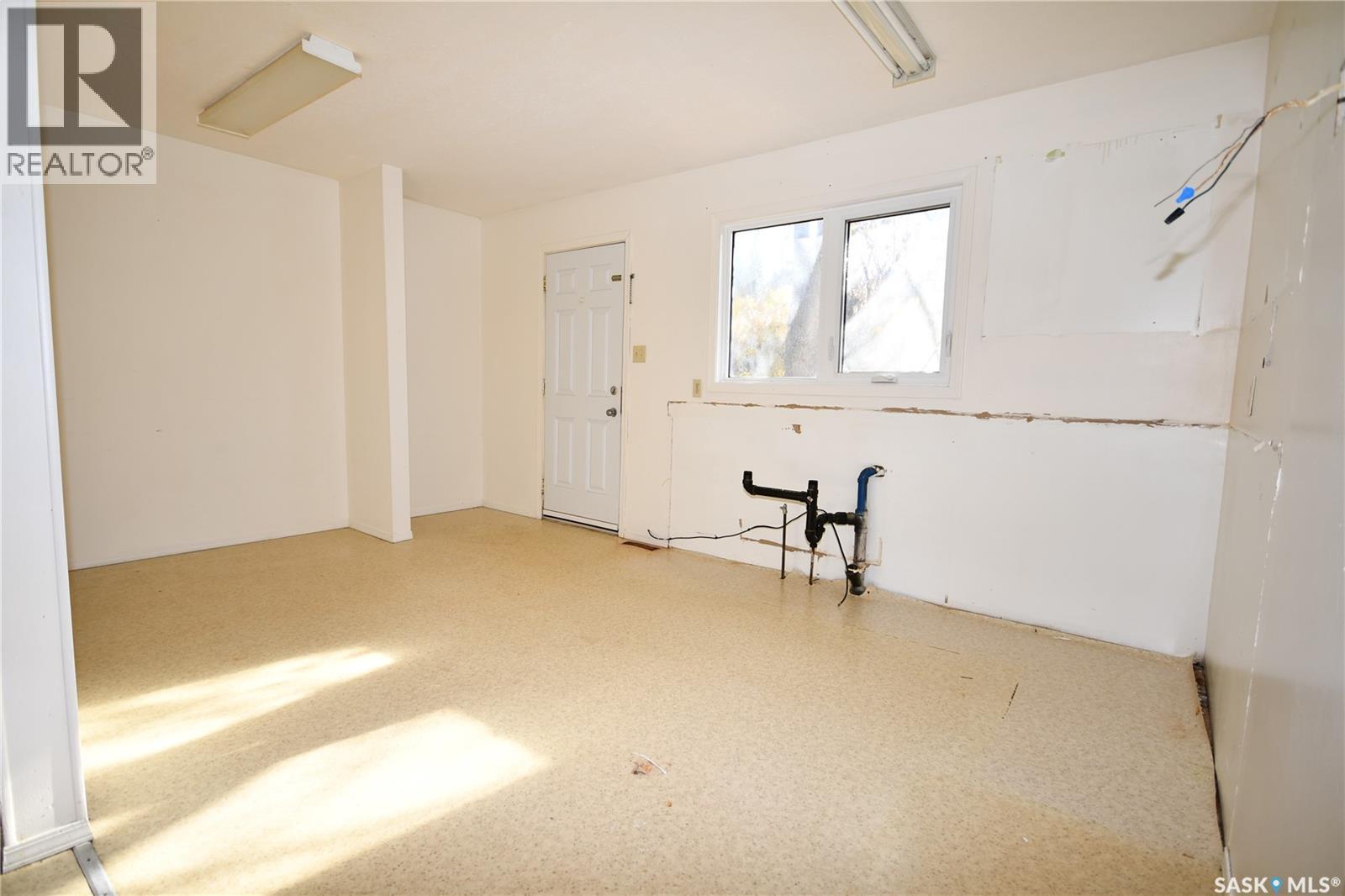 811 Main Street, Big River, Saskatchewan  S0J 0E0 - Photo 2 - SK050796