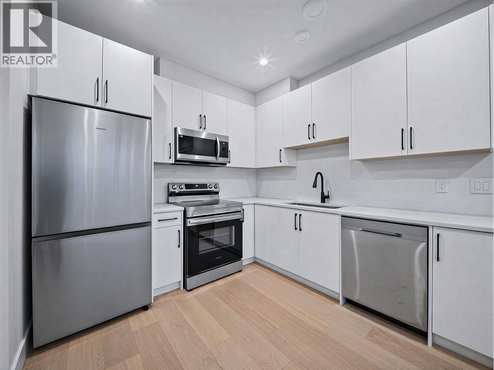 2 6989 Kerr Street, Vancouver, British Columbia  V5X 2B3 - Photo 4 - R3174033