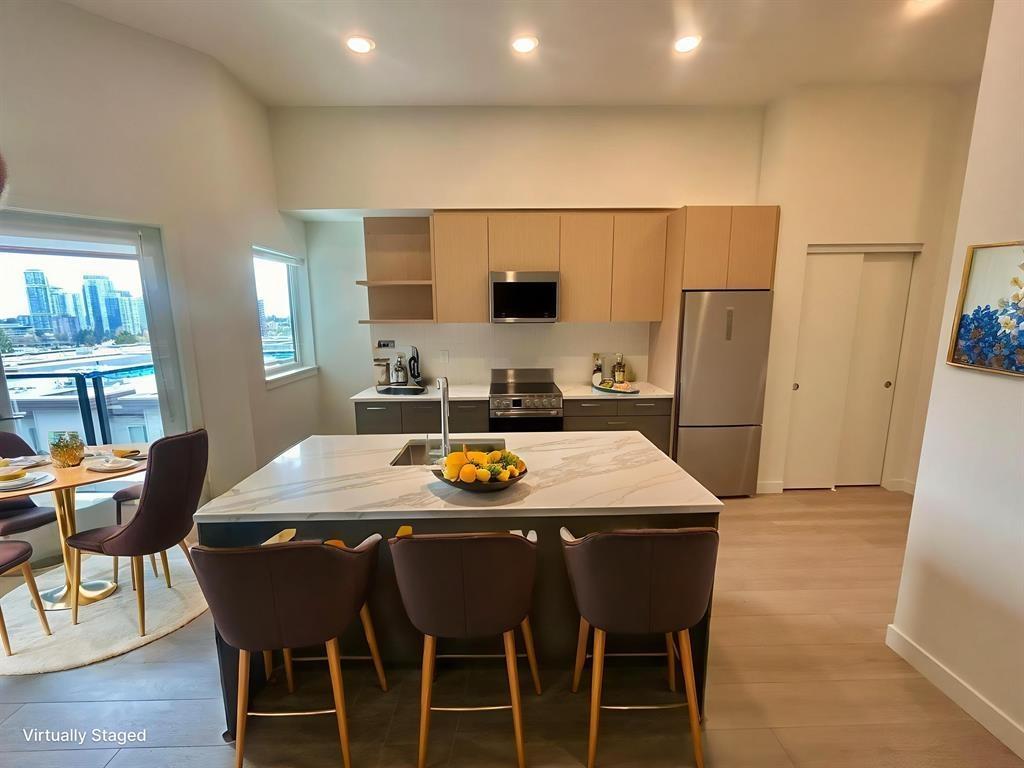 617 10777 138 STREET, surrey, British Columbia