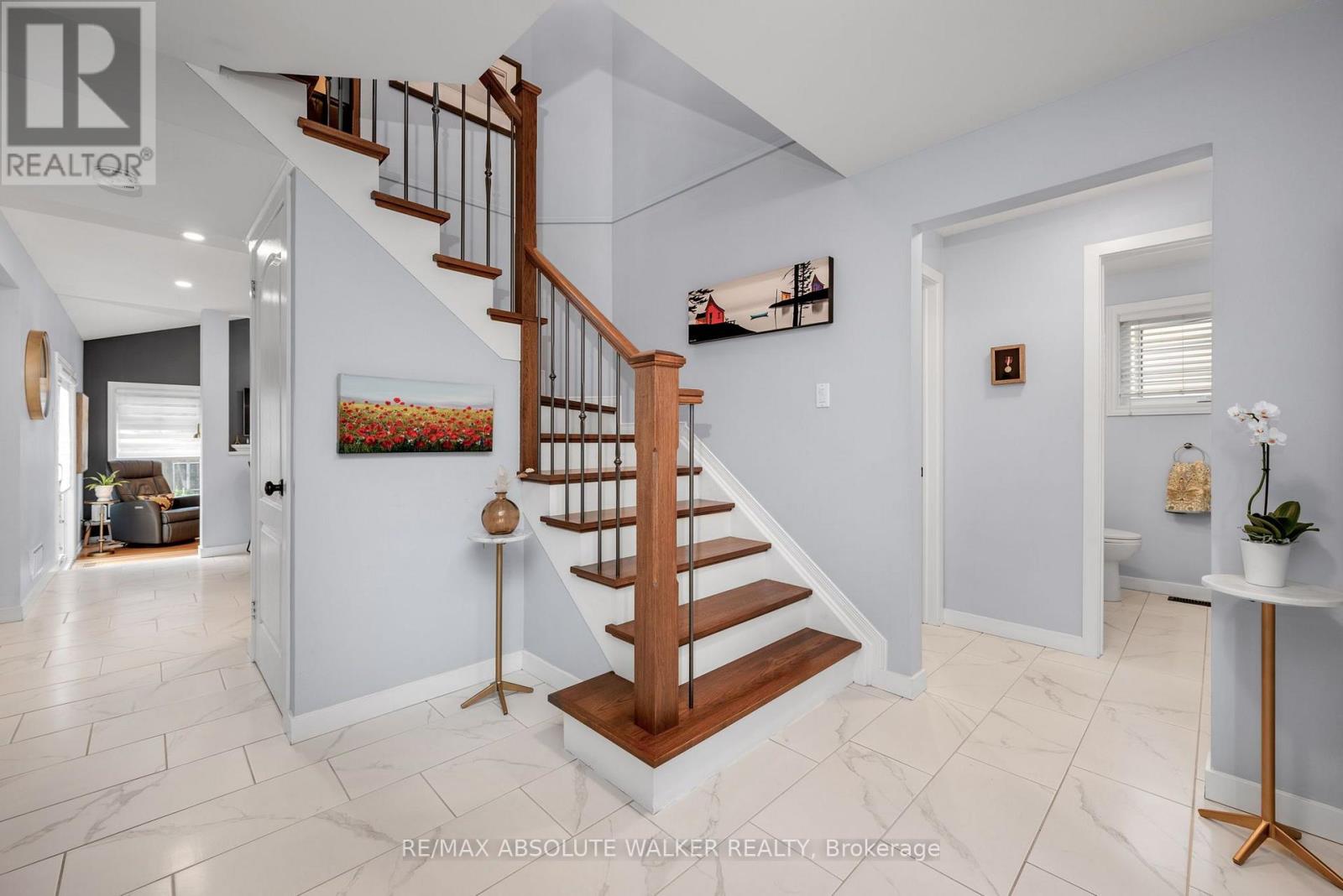 1919 Heatherwood Drive, Ottawa, Ontario  K1W 1C2 - Photo 3 - X13881884