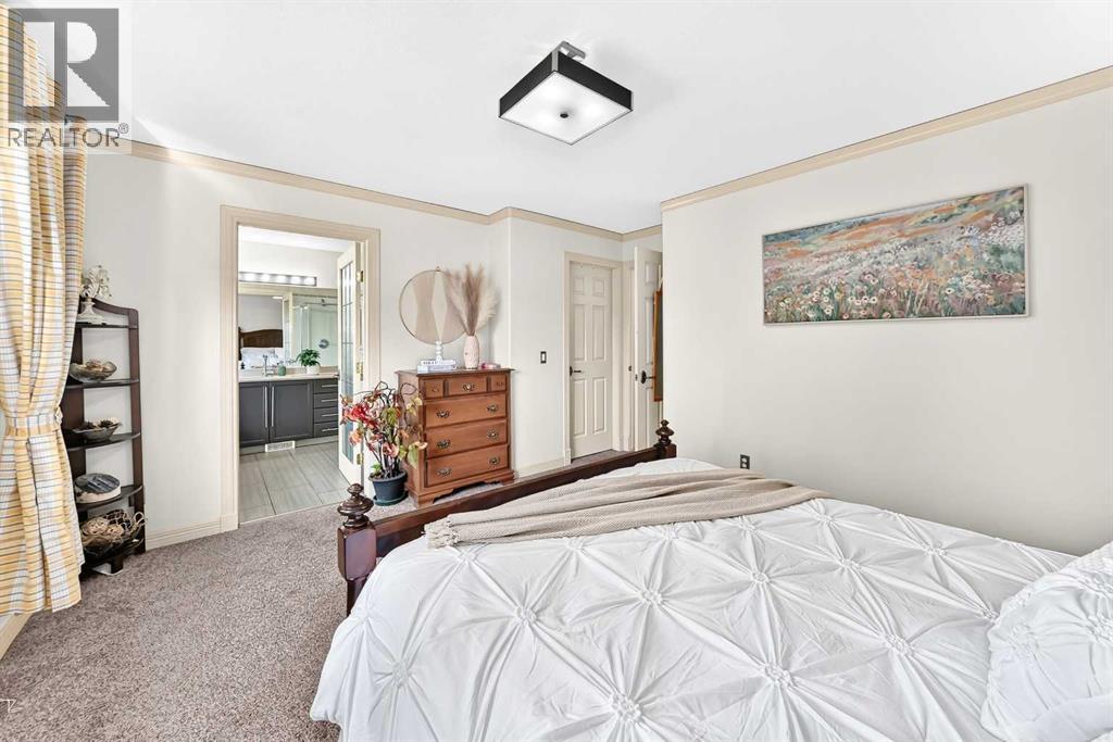 25 Discovery Ridge Hill SW, Calgary, Alberta  T3H 5G4 - Photo 22 - A2351539