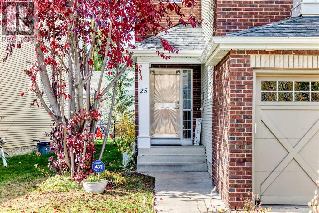 25 Discovery Ridge Hill SW, Calgary, Alberta  T3H 5G4 - Photo 3 - A2351539