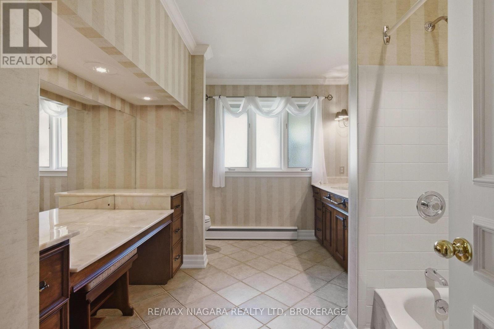9985 Niagara River Parkway, Niagara Falls, Ontario  L2G 0P1 - Photo 26 - X13881802