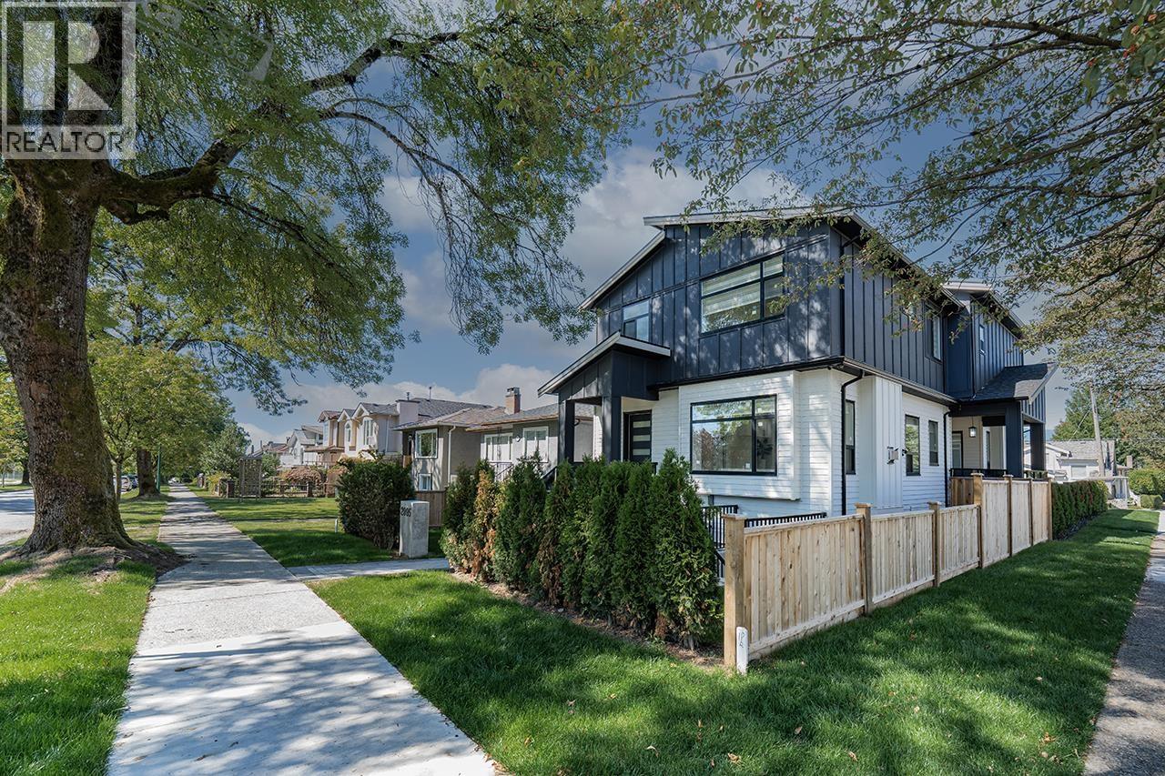 2995 E 17TH AVENUE, vancouver, British Columbia
