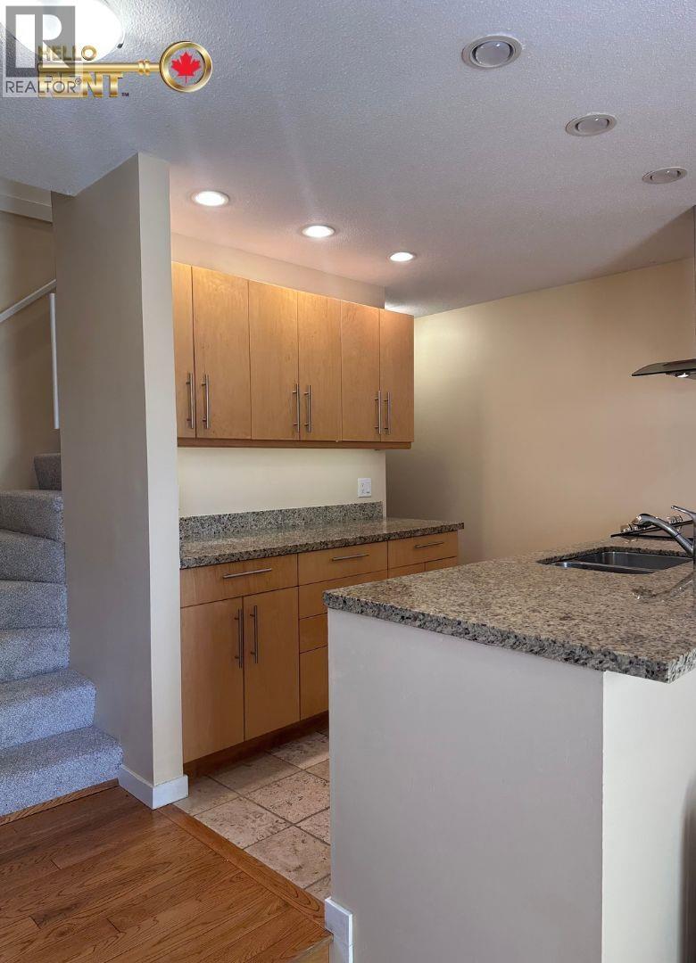 620 Mahon Avenue, North Vancouver, British Columbia  V7M 2R9 - Photo 9 - R3174123