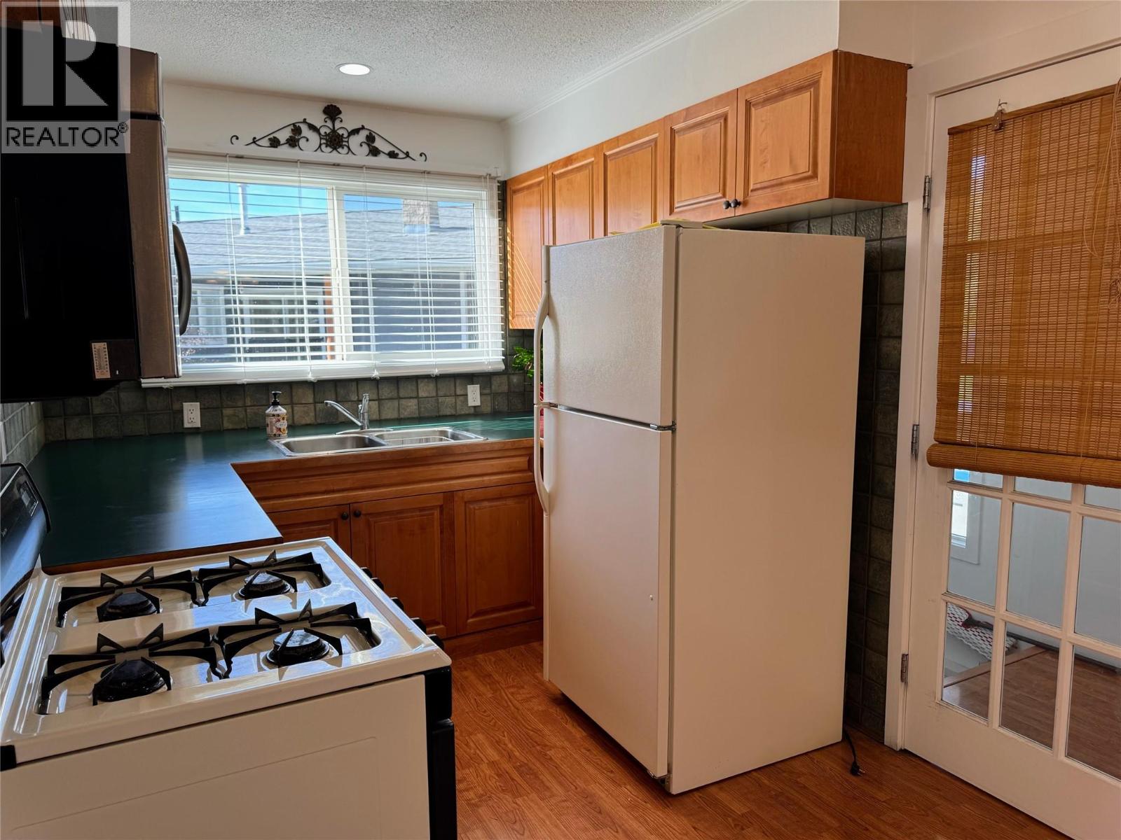 2152 Mamette Avenue, Merritt, British Columbia  V1K 1B8 - Photo 4 - 10403276