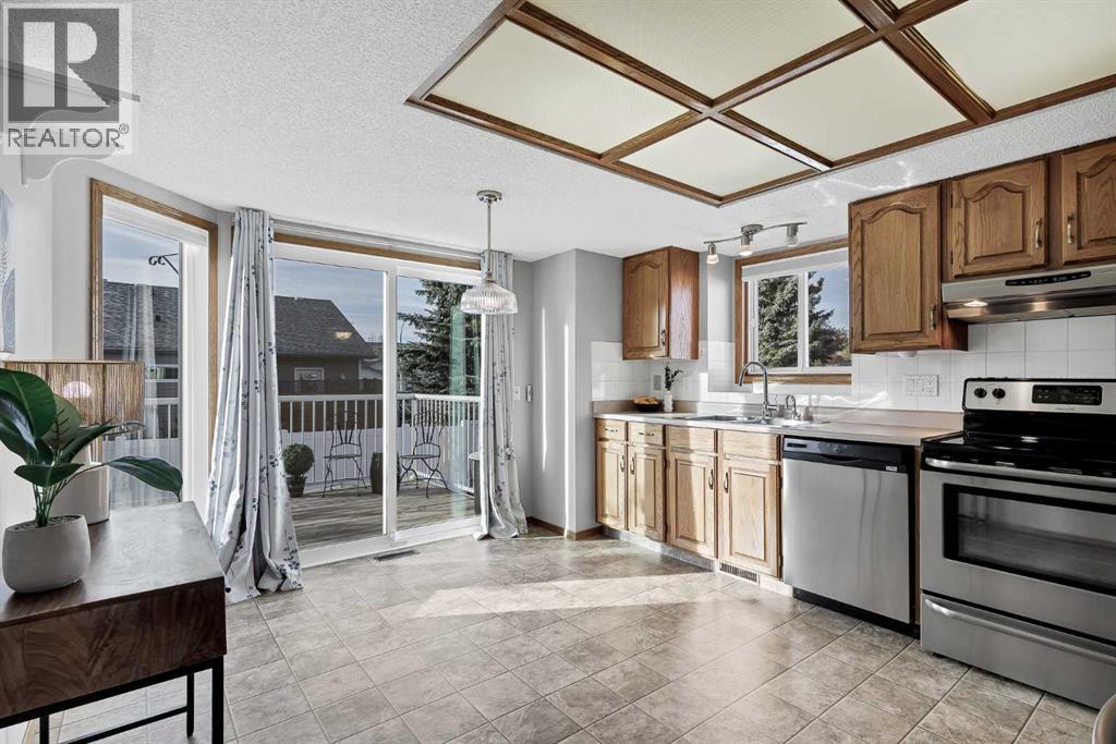 39 Woodside Close NW, Airdrie, Alberta  T4B 2C8 - Photo 10 - A2350585