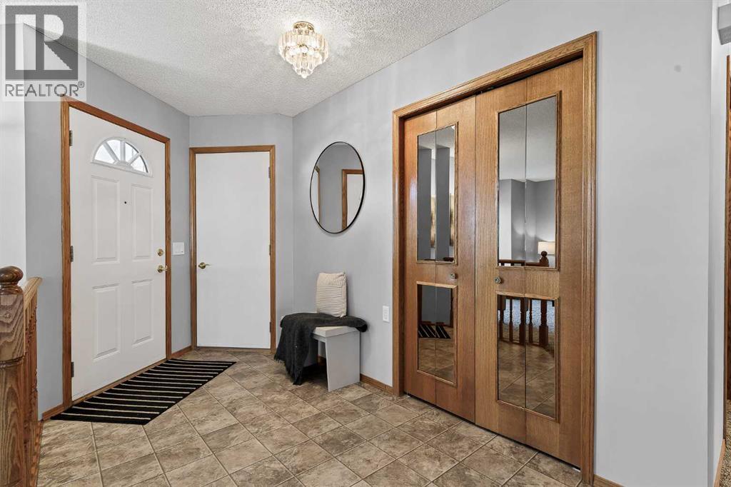 39 Woodside Close NW, Airdrie, Alberta  T4B 2C8 - Photo 4 - A2350585