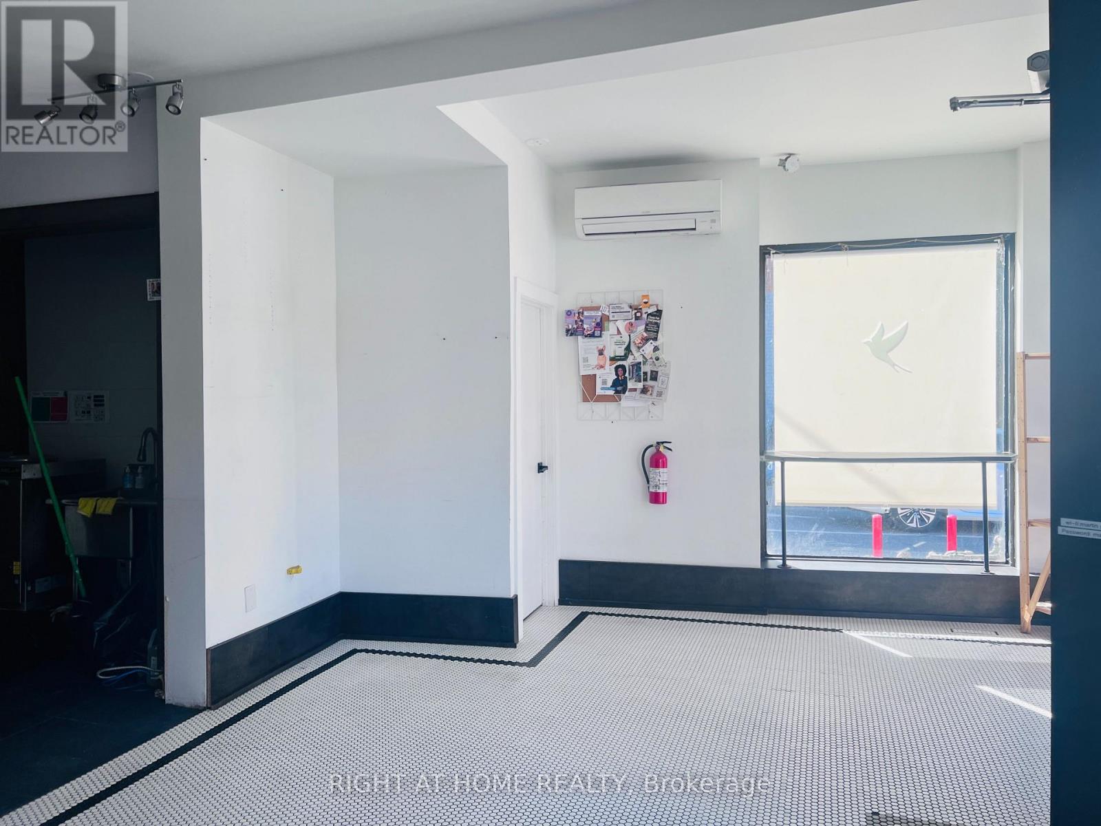 1421 Bloor Street W, Toronto, Ontario  M6P 3L4 - Photo 6 - C13881824