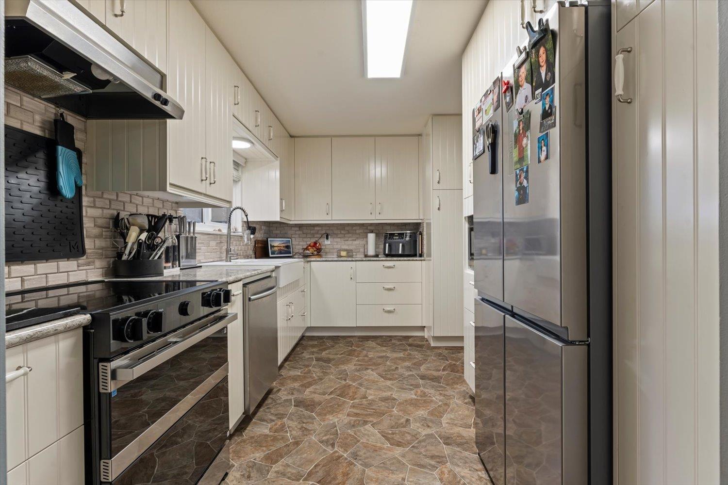 1833 BEAMAN DRIVE|Agassiz