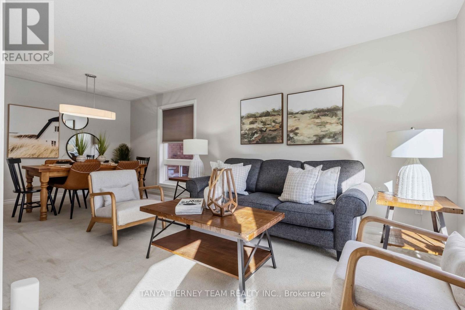 28 Castle Green Drive, Whitby, Ontario  L1R 2P9 - Photo 5 - E13881776