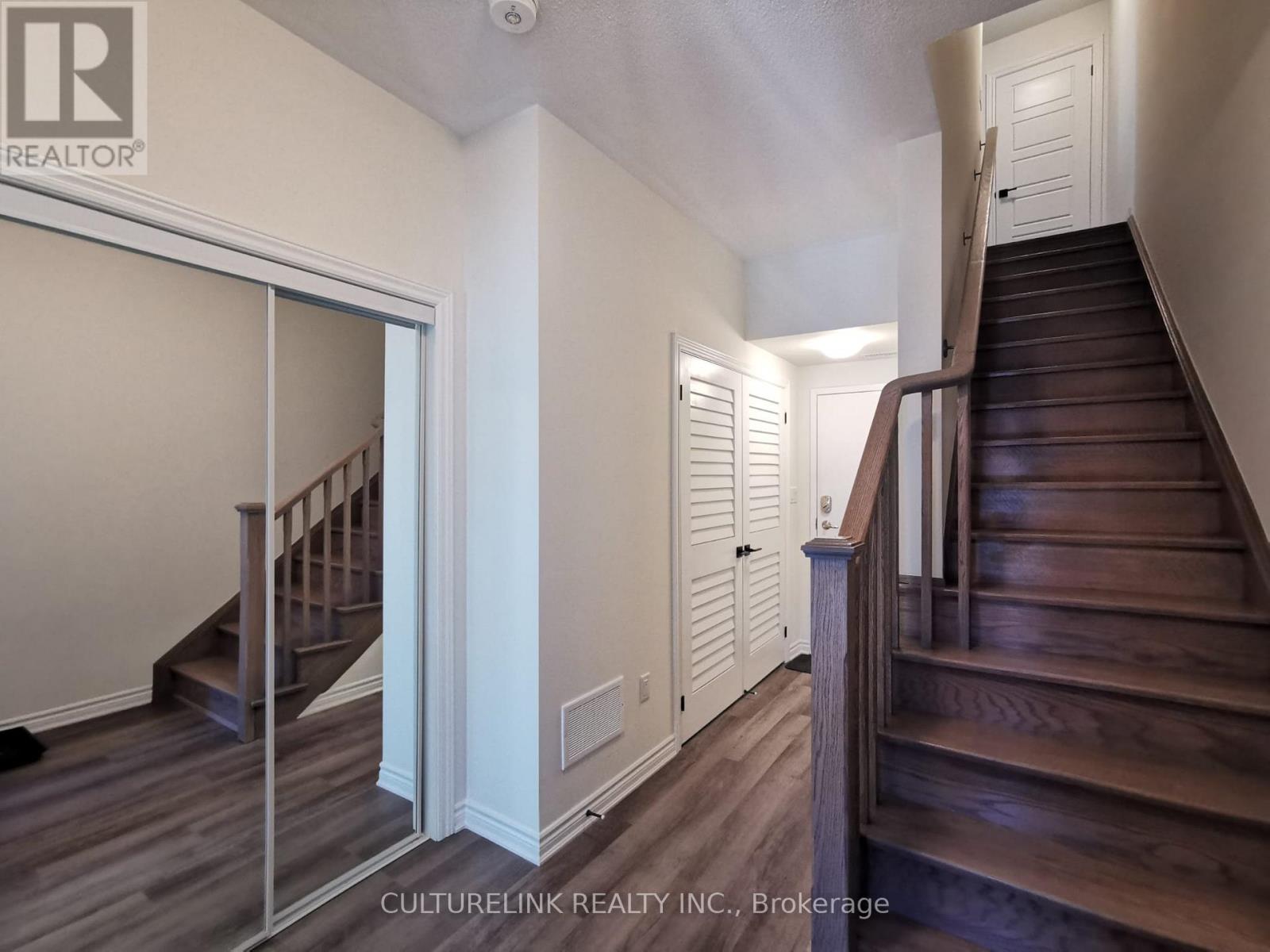 302 - 1034 Reflection Place, Pickering, Ontario  L1X 0L1 - Photo 3 - E13881808