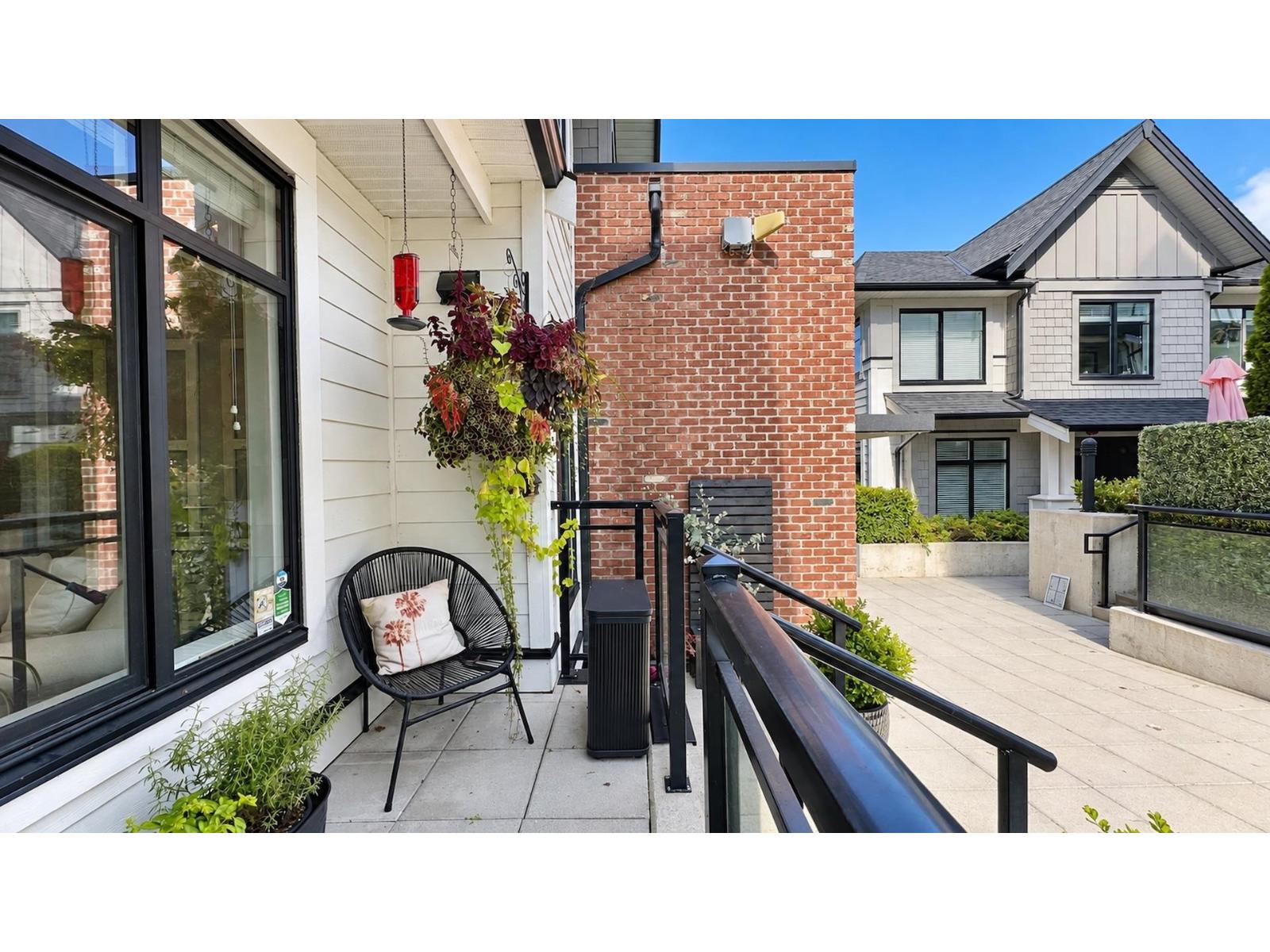 203 16528 24a Avenue, Surrey, British Columbia  V3Z 0P4 - Photo 4 - R3173752