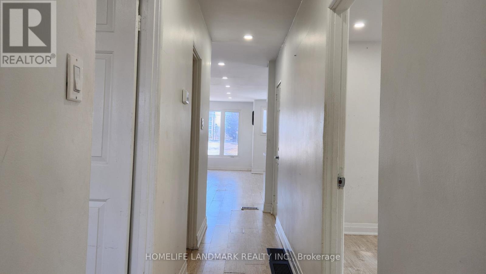 235 Penn Avenue, Newmarket, Ontario  L3Y 2S4 - Photo 4 - N13881770