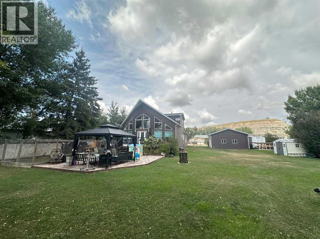 336 Mabbott Road, Drumheller, Alberta  T0J 0Y9 - Photo 4 - A2350978