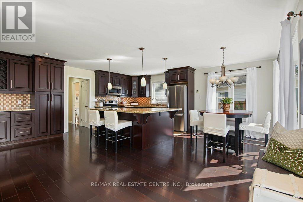 806 Hudson Court, Milton, Ontario  L9T 3T4 - Photo 6 - W13881894