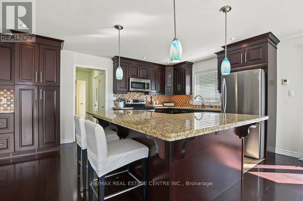 806 Hudson Court, Milton, Ontario  L9T 3T4 - Photo 8 - W13881894