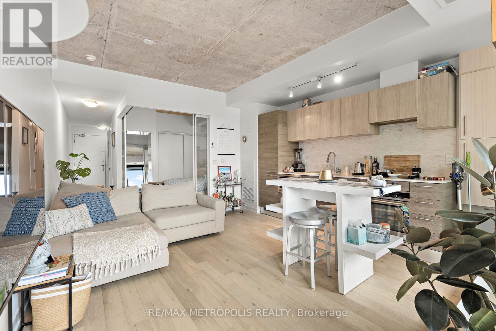608 - 530 Indian Grove, Toronto, Ontario  M6P 2J2 - Photo 7 - W13881900