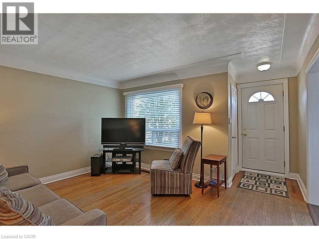 606 Brucedale Avenue E Unit# Upper Lvl, Hamilton, Ontario  L8V 1P5 - Photo 3 - 40870380