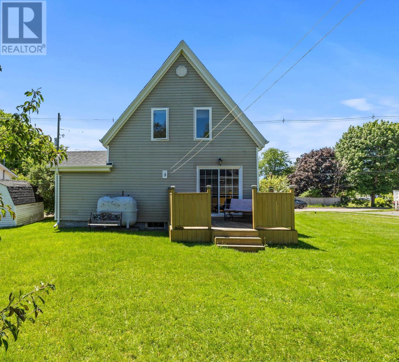 317 Hawthorne Avenue, Summerside, Prince Edward Island  C1N 2C9 - Photo 3 - 202625609