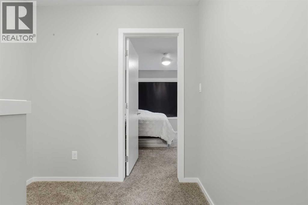 2, 466 Highlands Boulevard W