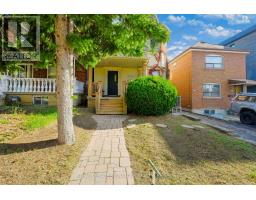 395 GLENHOLME AVENUE, Toronto, Ontario