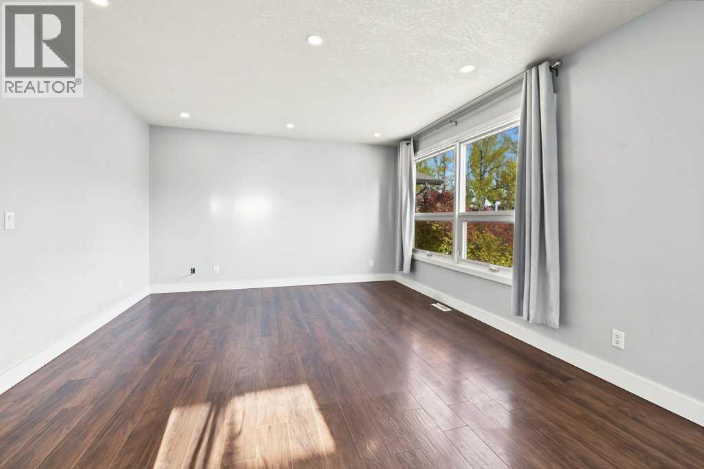 763 Ranchview Circle NW, Calgary, Alberta  T3G 1B1 - Photo 3 - A2351513