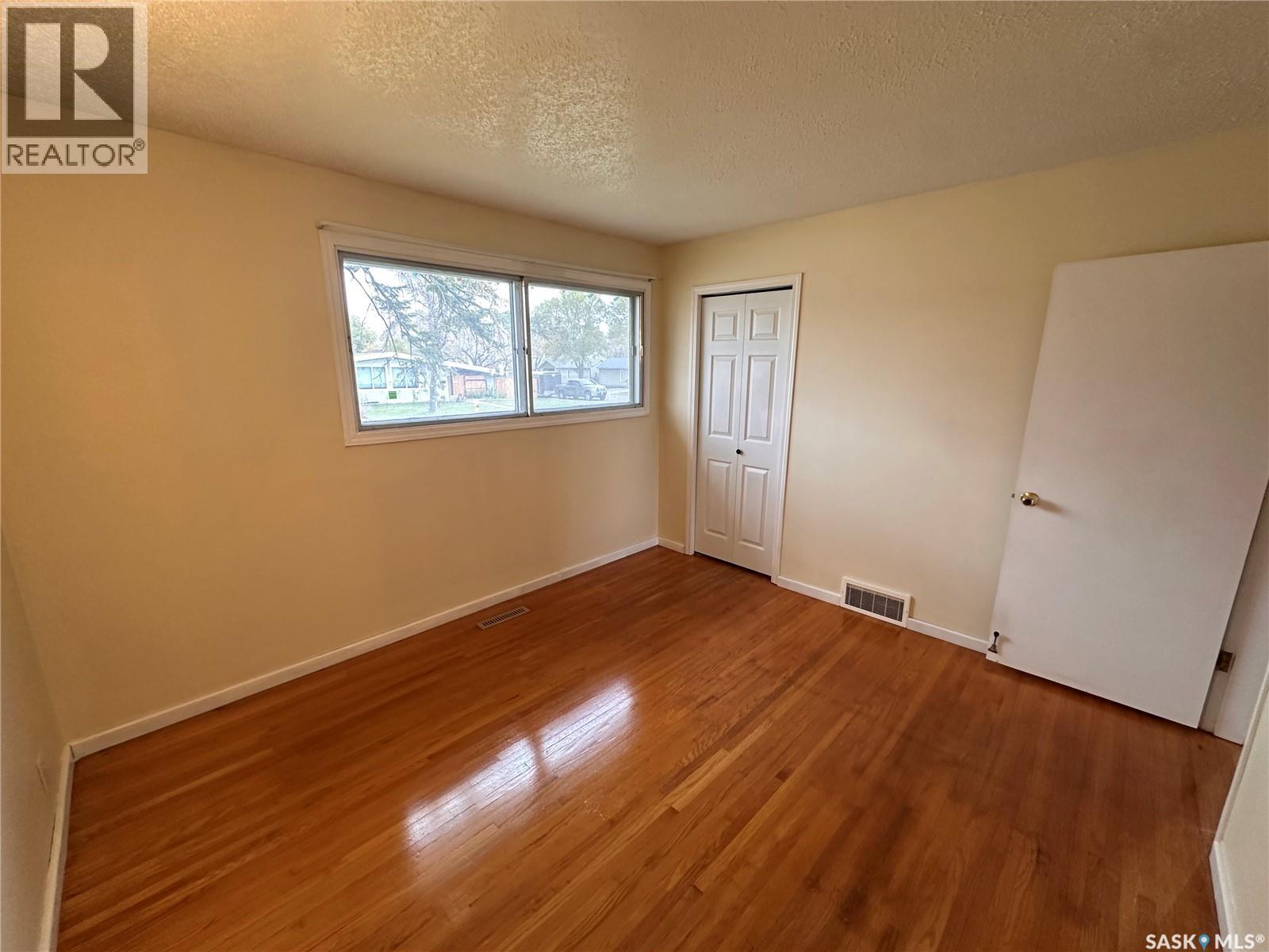 700 Forget Street, Regina, Saskatchewan  S4T 4X2 - Photo 12 - SK050818