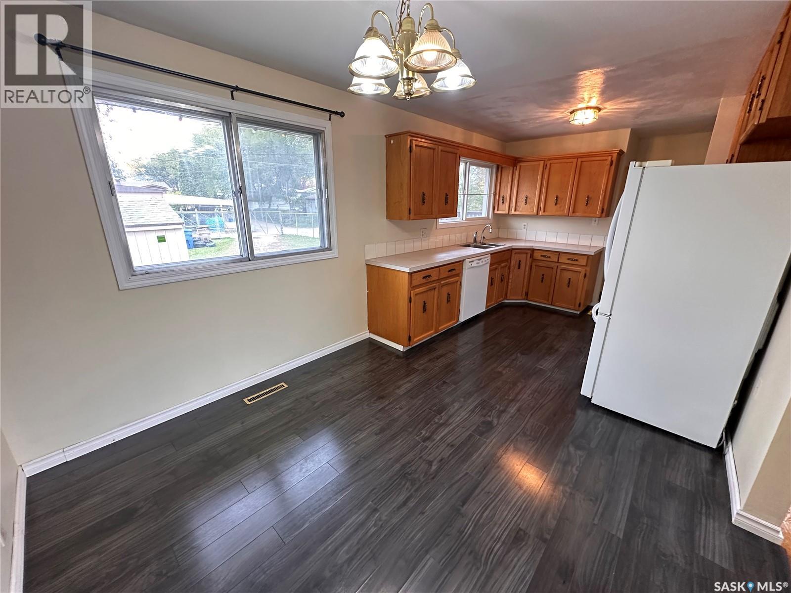 700 Forget Street, Regina, Saskatchewan  S4T 4X2 - Photo 4 - SK050818