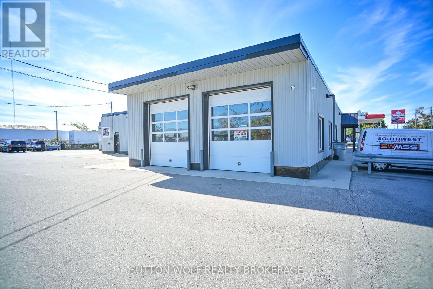 3 - 176 Metcalfe Street E, Strathroy-Caradoc, Ontario  N7G 1P6 - Photo 2 - X13882004