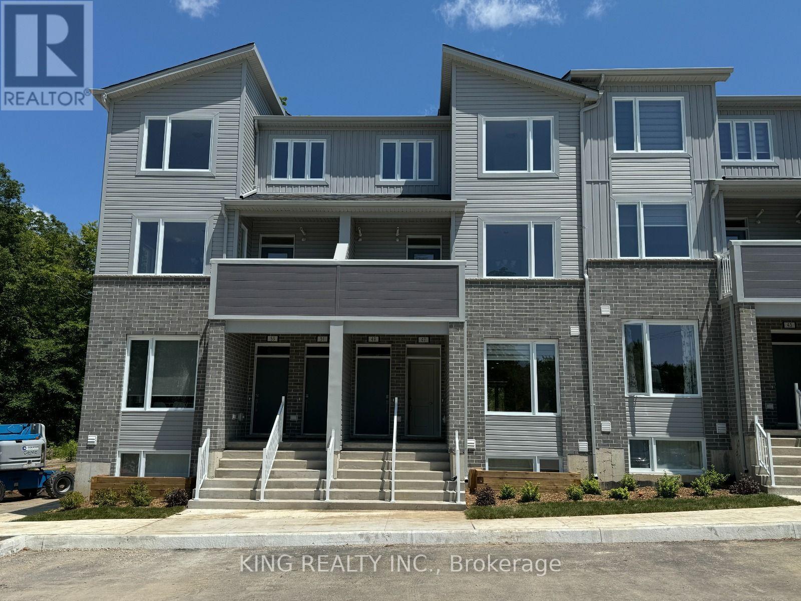 47 - 990 Deveron Crescent, London South, Ontario  N5Z 0B3 - Photo 1 - X13882044