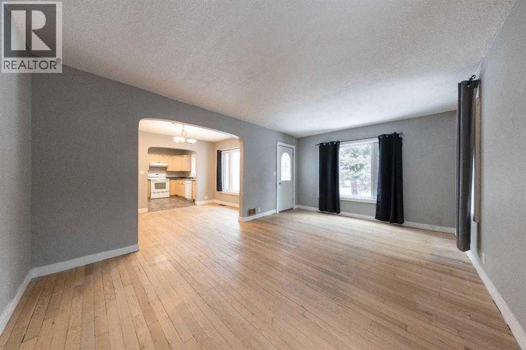 5223 50 Street Lloydminster Alberta Canada T9V0M4 2