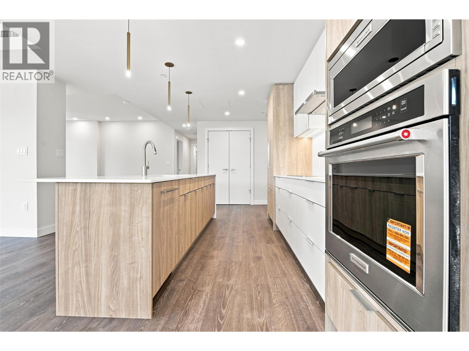 460 NICOLA Street Unit# 1905