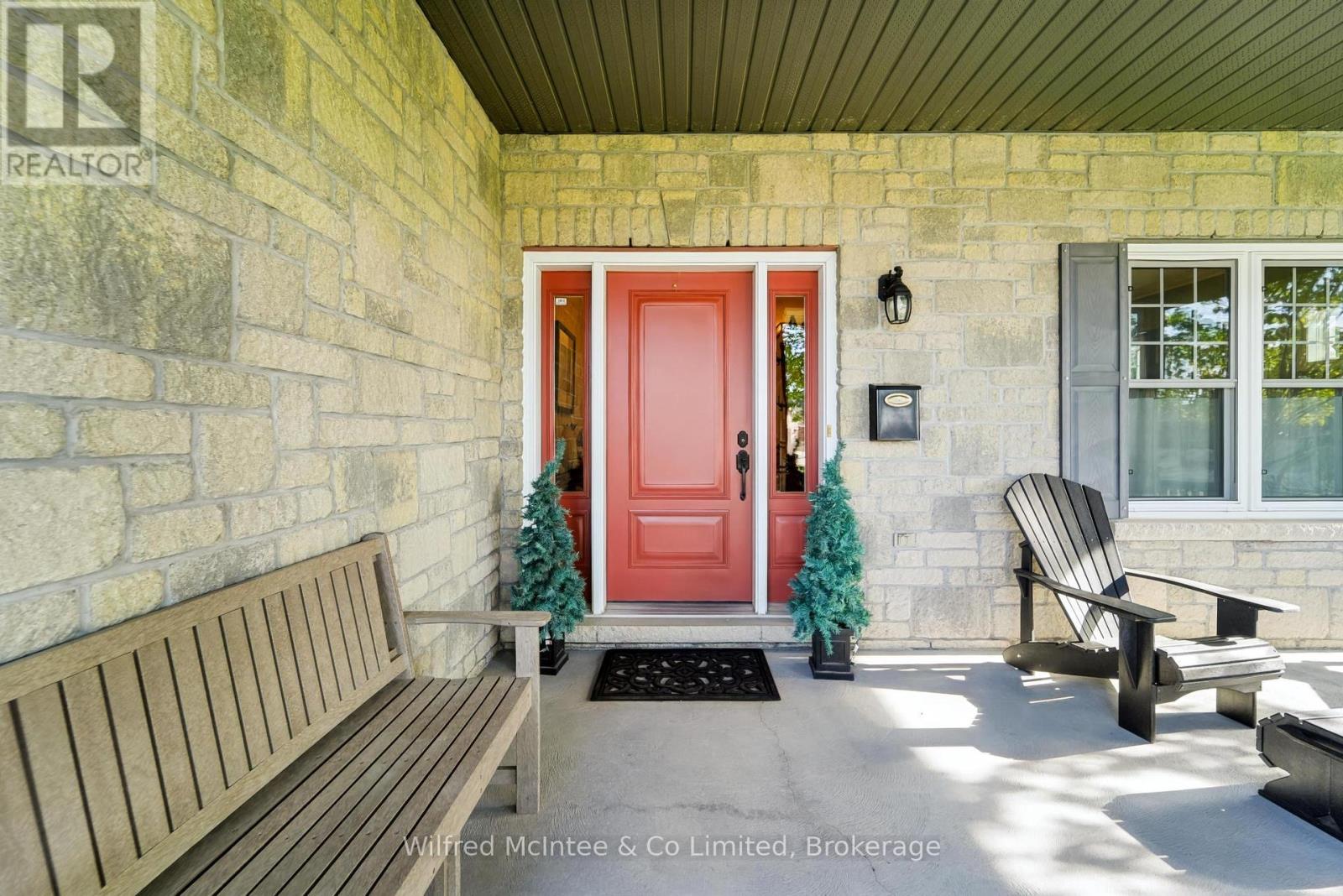 313 Westwood Drive, Brockton, Ontario  N0G 2V0 - Photo 11 - X13881964