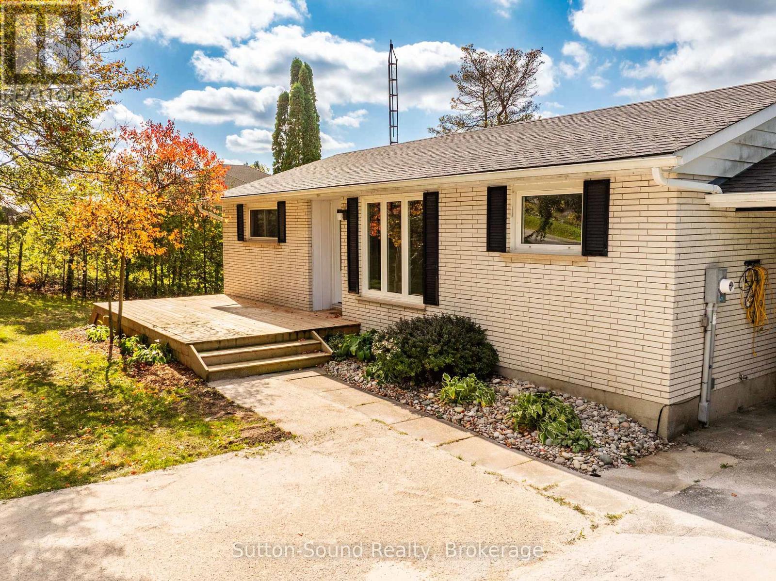 137552 7 Concession, Georgian Bluffs, Ontario  N4K 5N5 - Photo 2 - X13882114