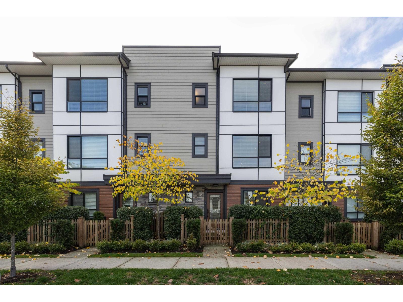 105 20150 81 Avenue, Langley, British Columbia  V2Y 3L8 - Photo 1 - R3172763