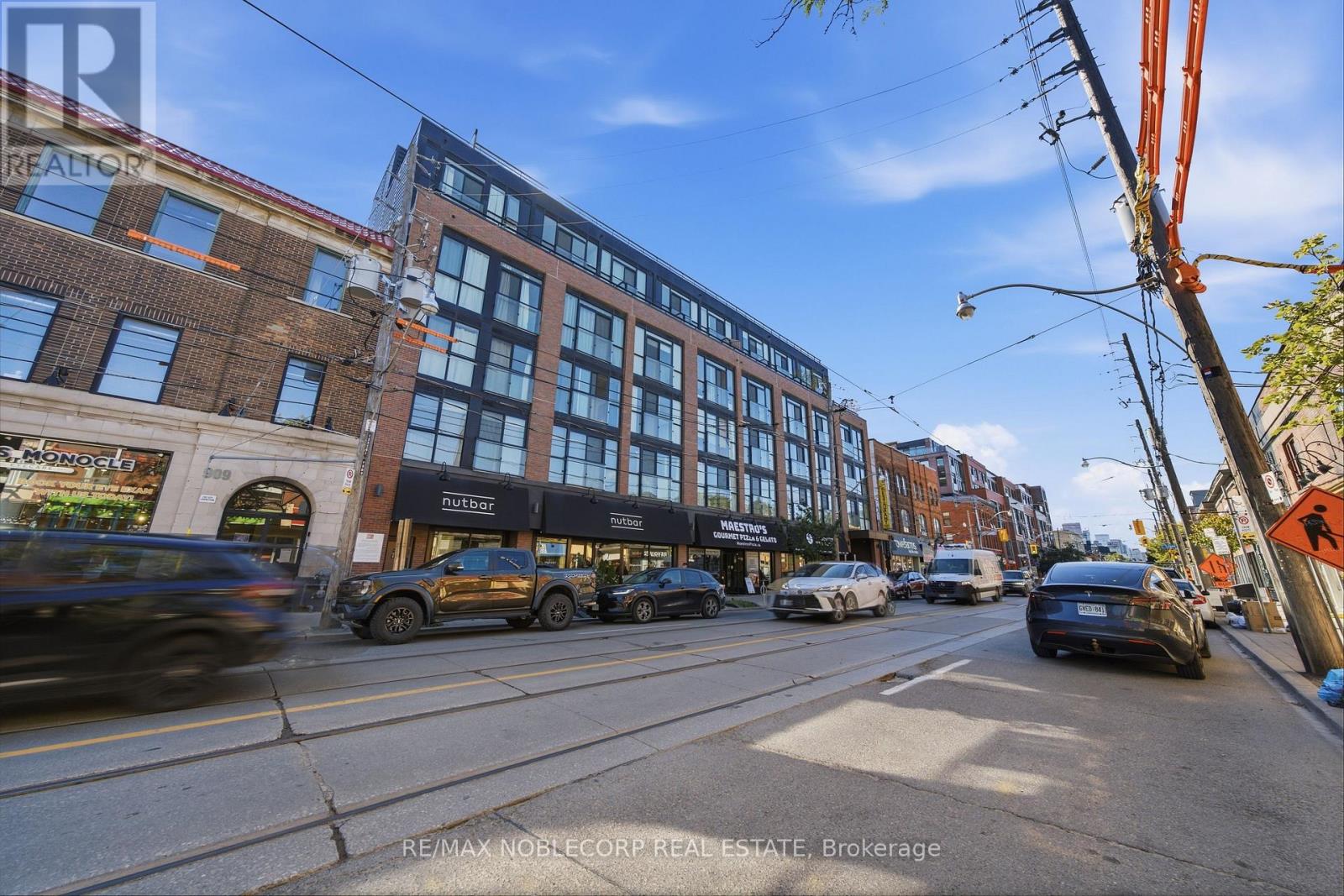 413 - 899 QUEEN STREET, Toronto, Ontario