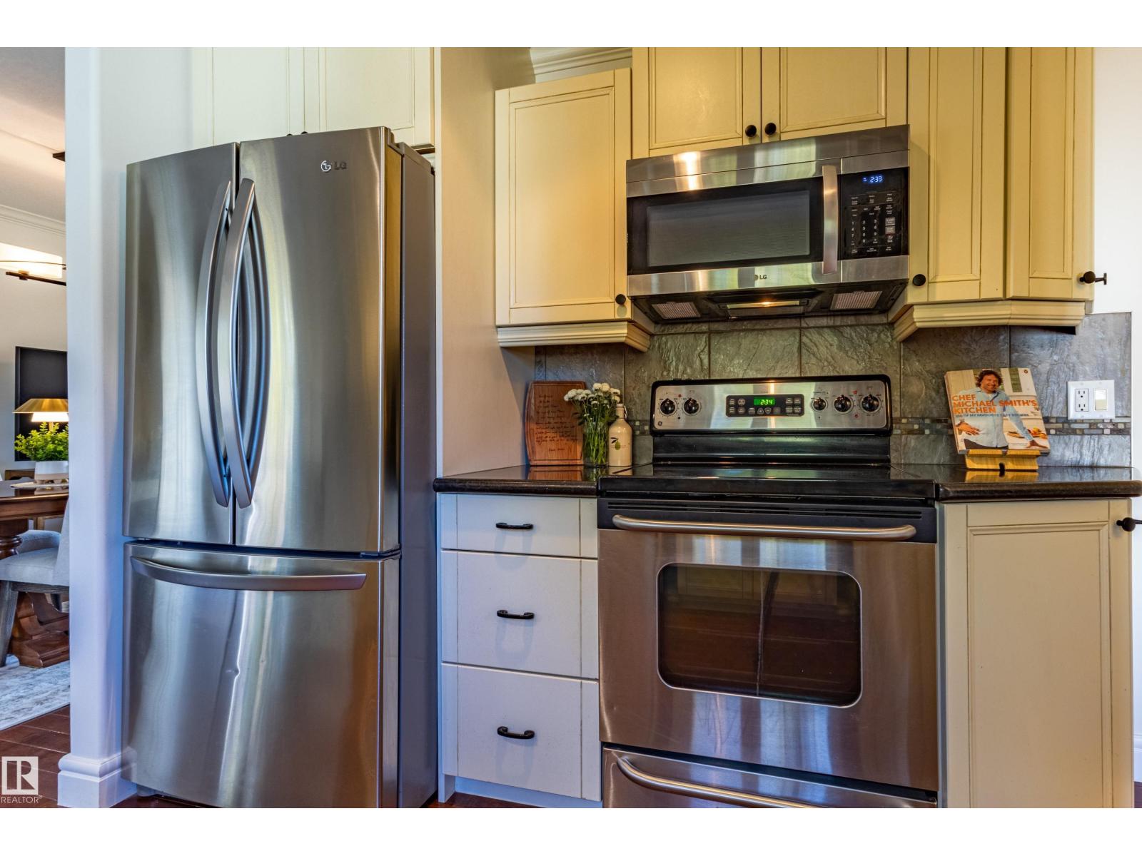 4107 122 ST NW