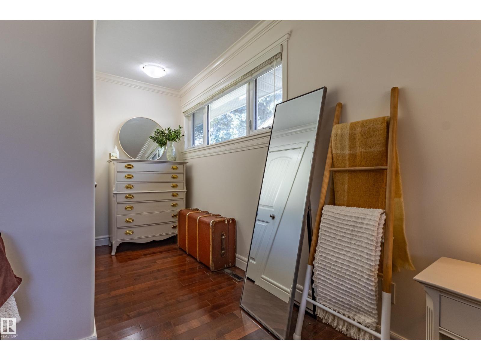 4107 122 ST NW