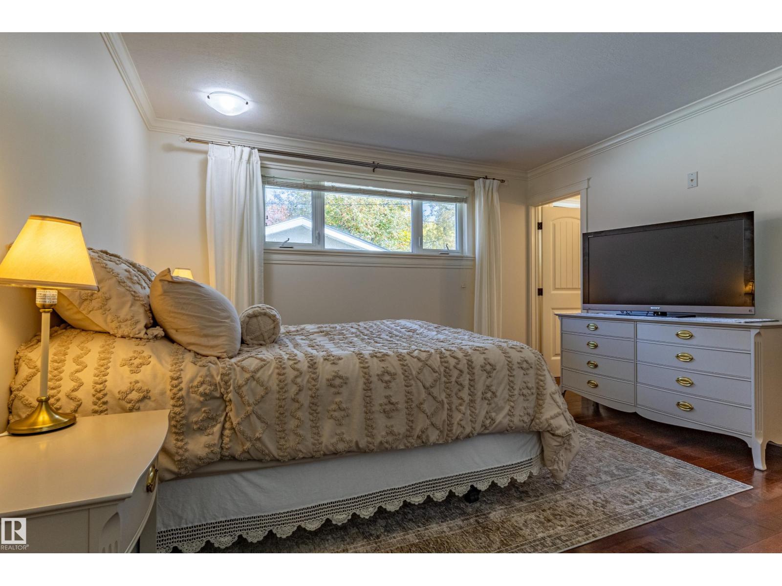 4107 122 ST NW