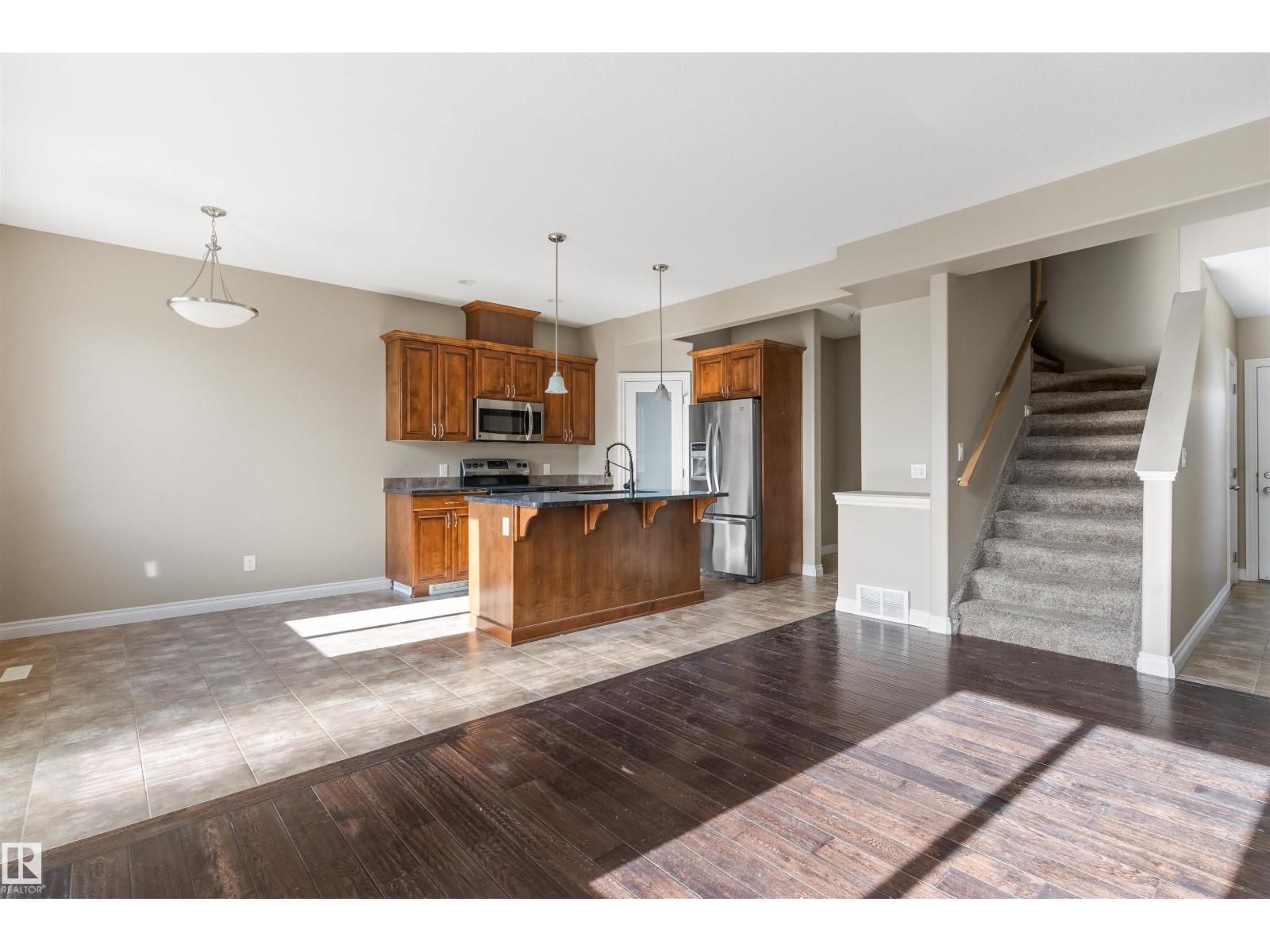 1 ROSEBERRY LN