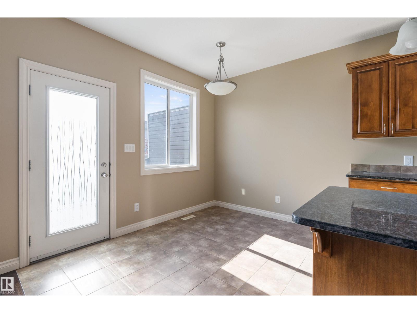 1 ROSEBERRY LN
