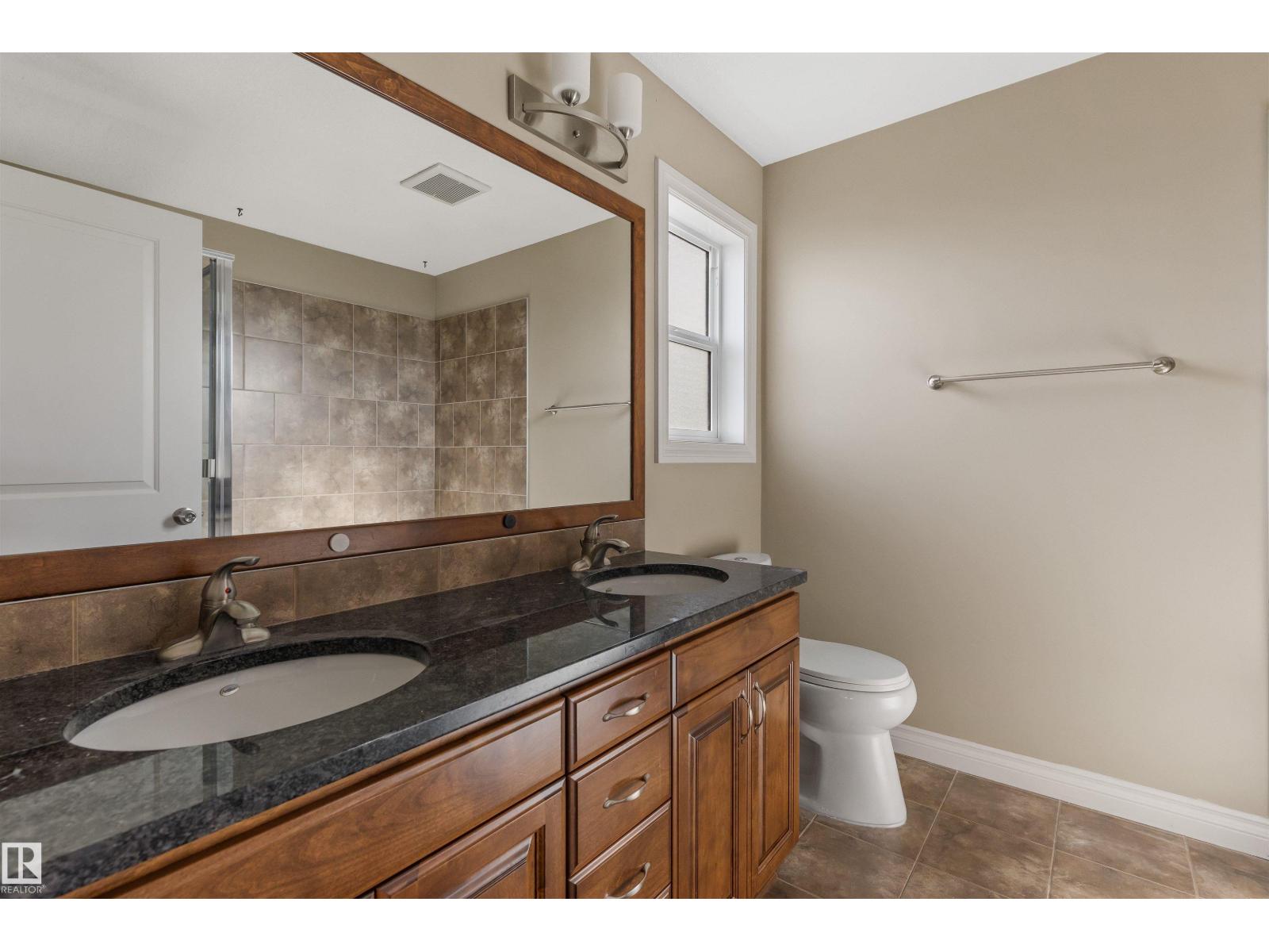 1 ROSEBERRY LN
