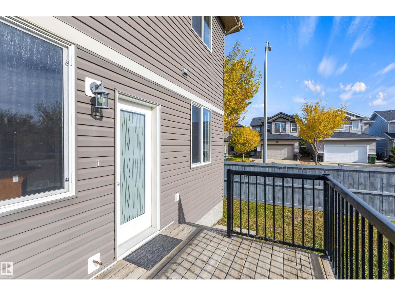 1 ROSEBERRY LN