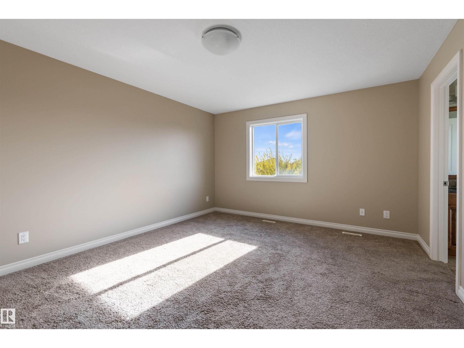 1 ROSEBERRY LN