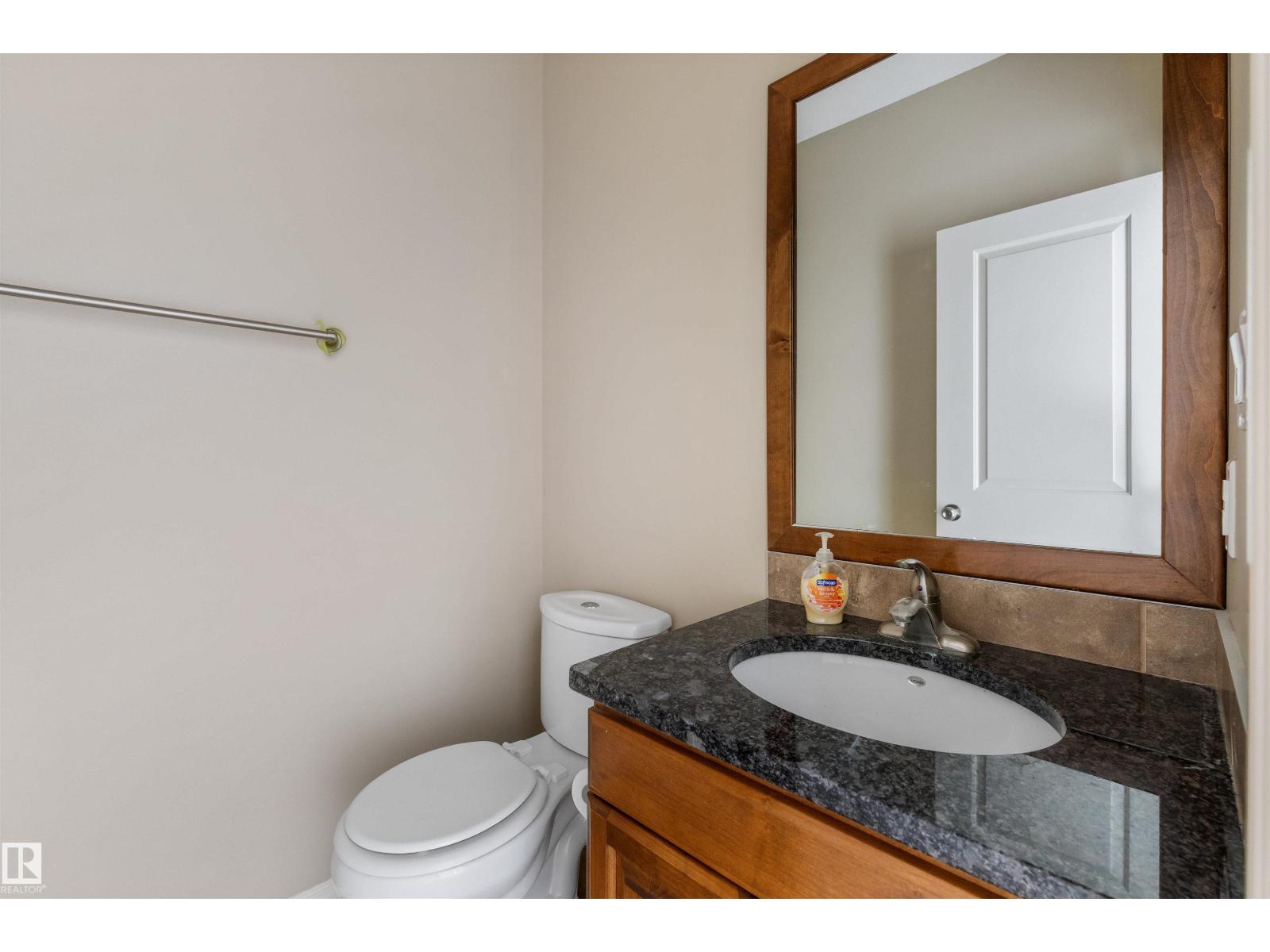 1 ROSEBERRY LN