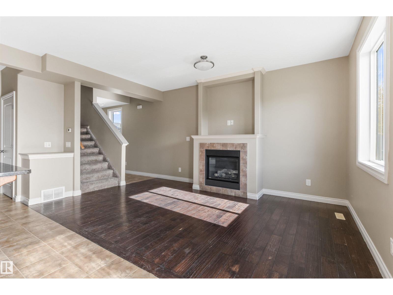 1 ROSEBERRY LN