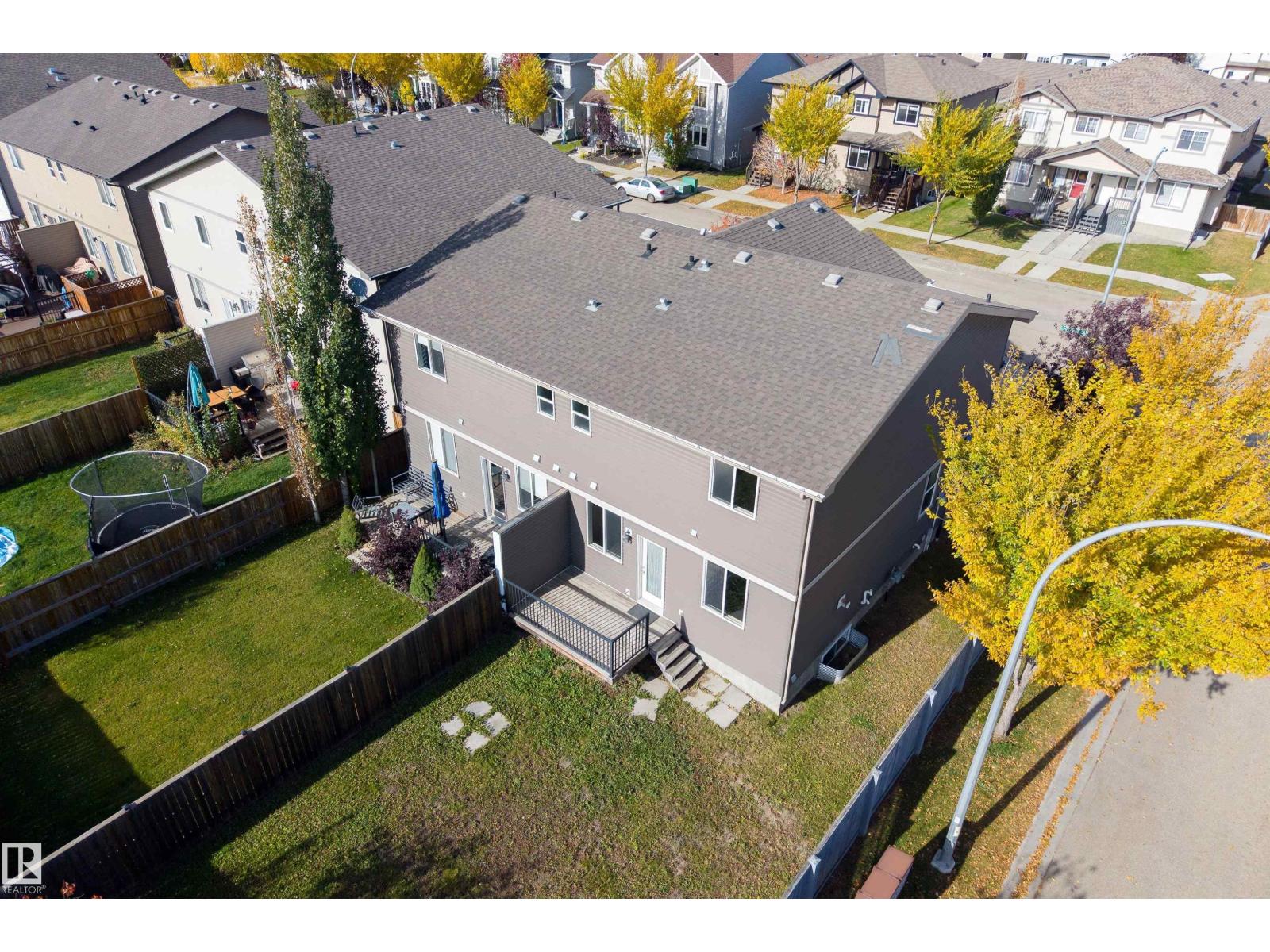 1 ROSEBERRY LN