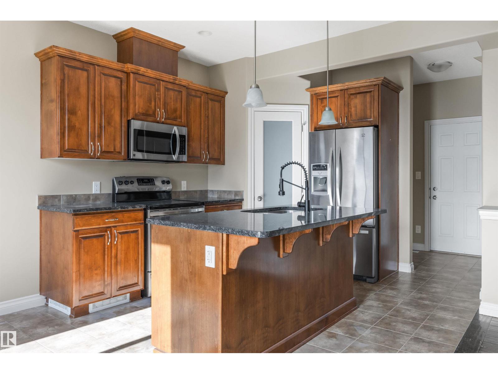 1 ROSEBERRY LN